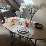 Un Bijou Au Coeur De Lägenhet Belleme